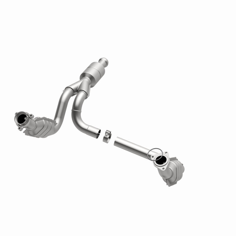 MagnaFlow OEM Grade Federal/EPA Compliant Direct-Fit Catalytic Converter 51578 for Chevrolet Avalanche 2009-2013