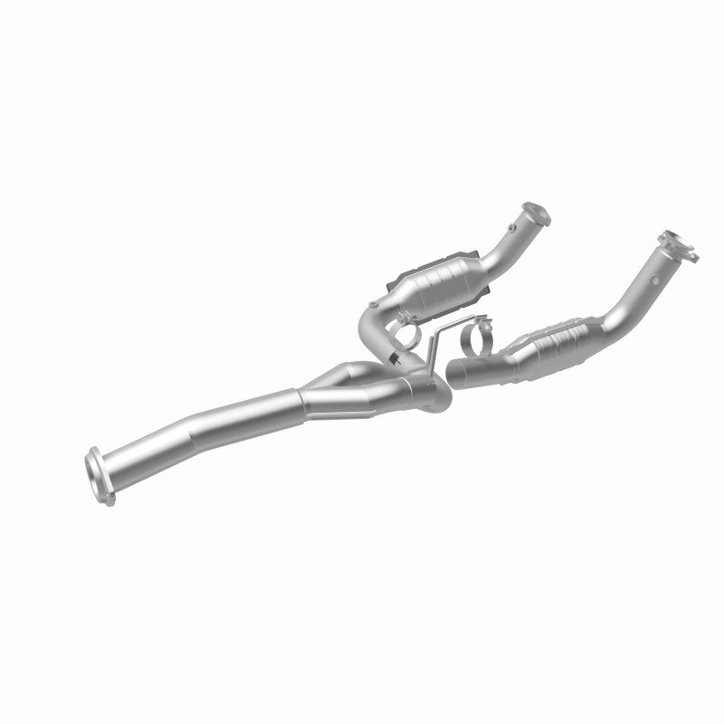 MagnaFlow OEM Grade Federal/EPA Compliant Direct-Fit Catalytic Converter 21-252 for Chevrolet Silverado 2500 HD & GMC Sierra 2500 HD