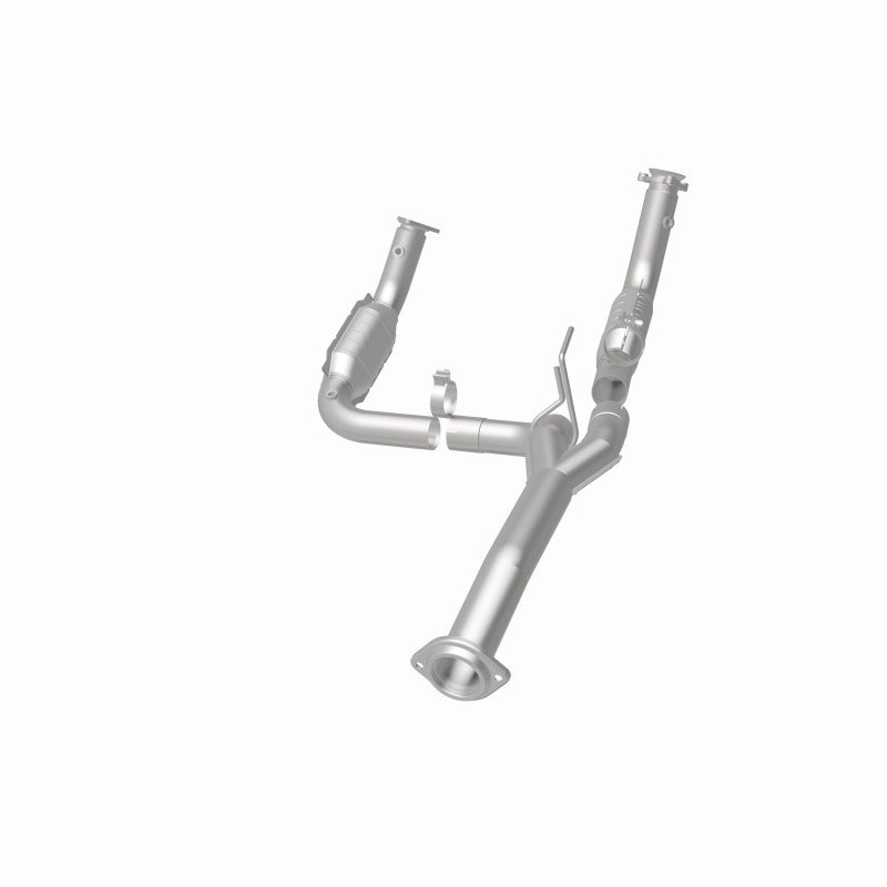 MagnaFlow OEM Grade Federal/EPA Compliant Direct-Fit Catalytic Converter 21-252 for Chevrolet Silverado 2500 HD & GMC Sierra 2500 HD