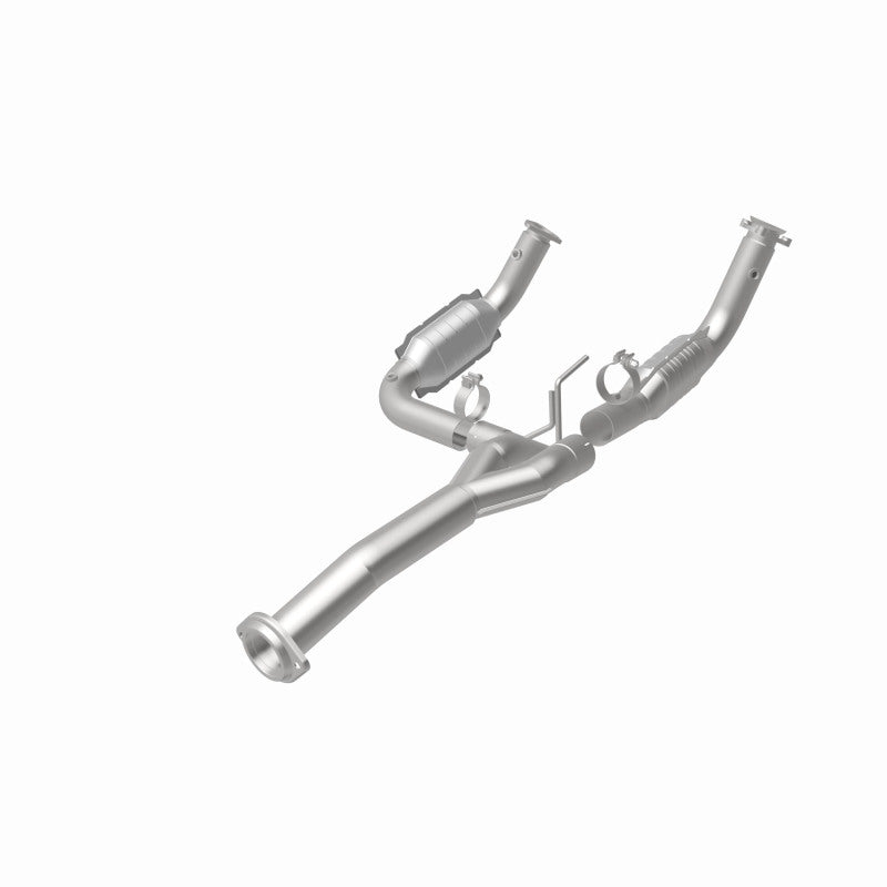 MagnaFlow OEM Grade Federal/EPA Compliant Direct-Fit Catalytic Converter 21-252 for Chevrolet Silverado 2500 HD & GMC Sierra 2500 HD